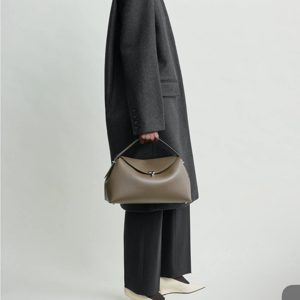 T-lock grained-leather top handle bag dark taupe